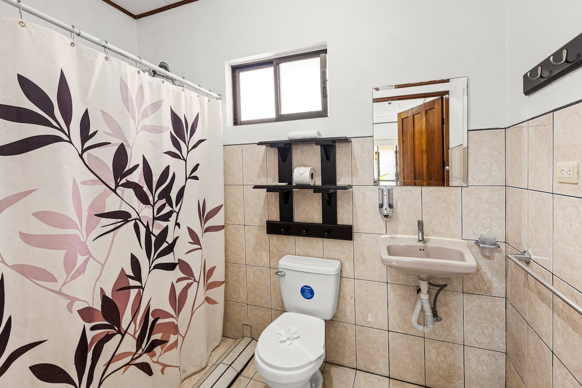 The Suite Wing (Building A) 8 — La Palma: 12 En-Suite Units & Pool for Sale in Jacó