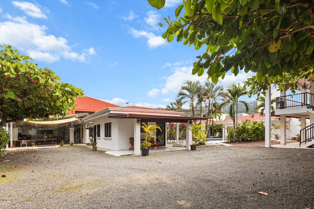 Exterior 5 — La Palma: 12 En-Suite Units & Pool for Sale in Jacó