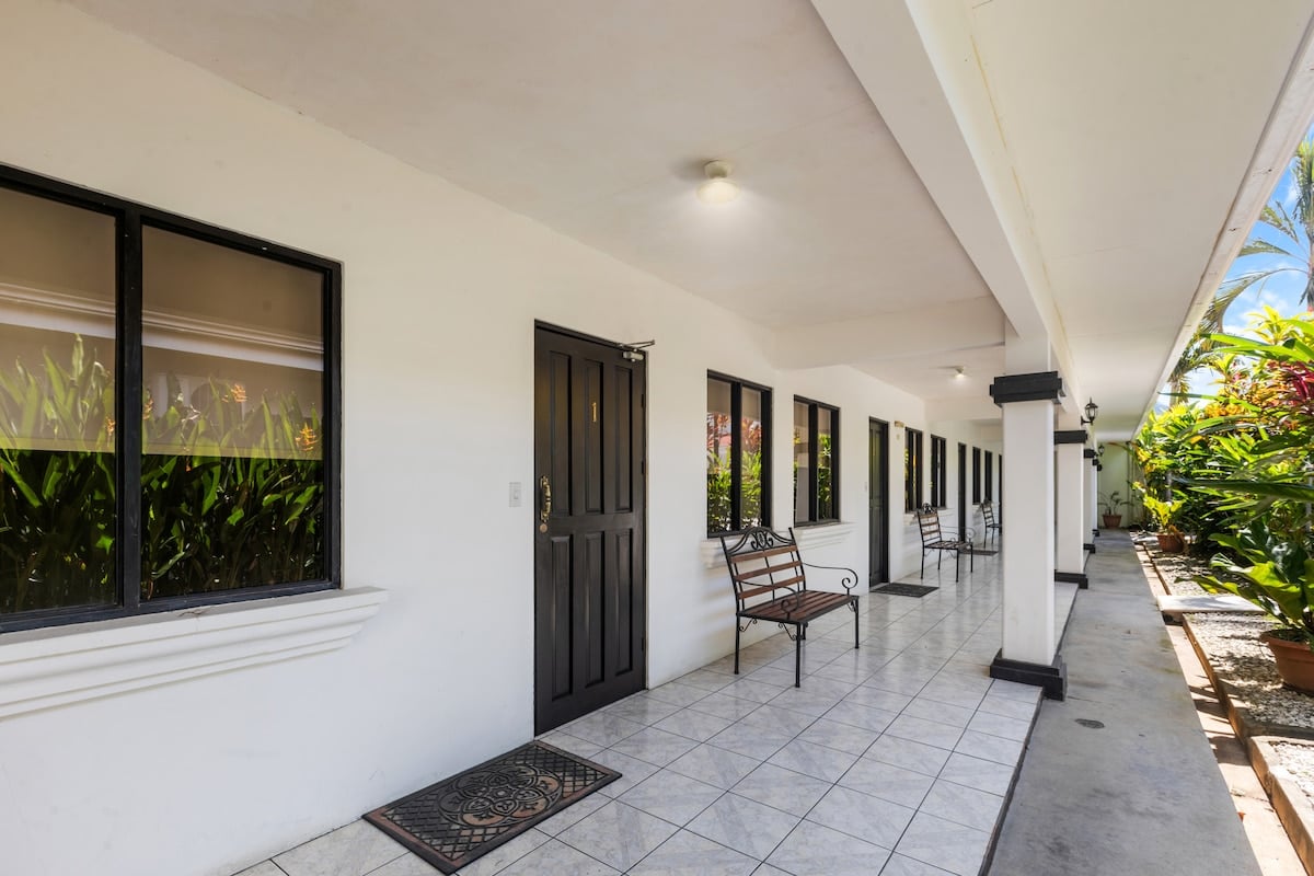 The Suite Wing (Building A) 2 — La Palma: 12 En-Suite Units & Pool for Sale in Jacó