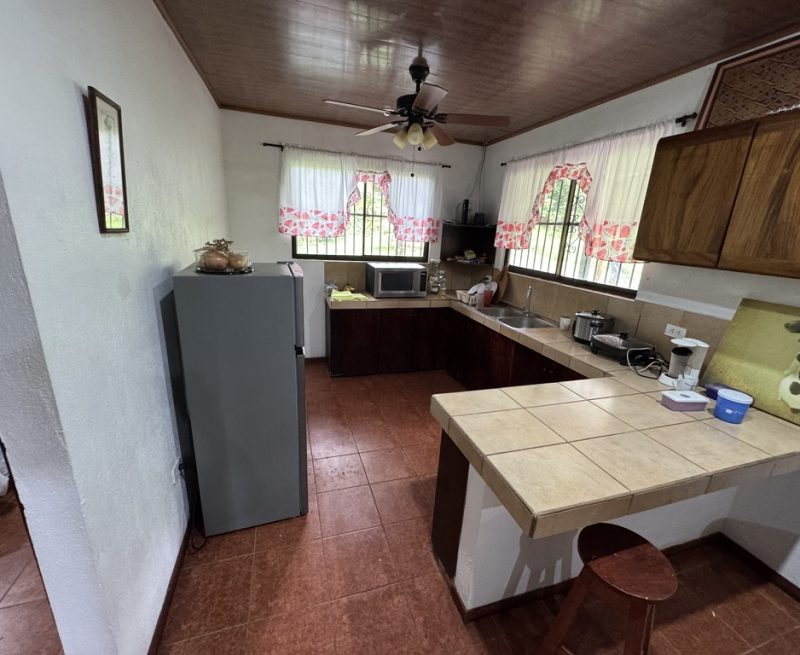 3A323176-2BC8-4427-A901-15CB0F7DDE04_1_105_c