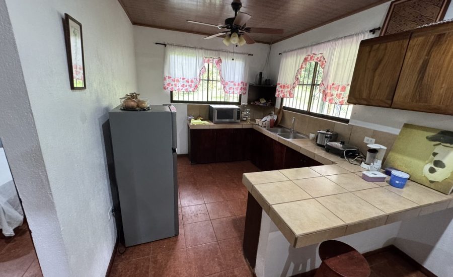 3A323176-2BC8-4427-A901-15CB0F7DDE04_1_105_c